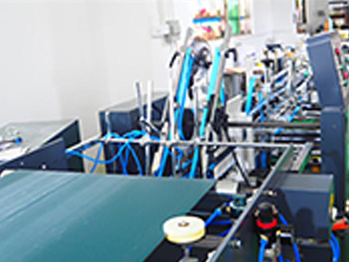 自動(dòng)粘合機(jī)